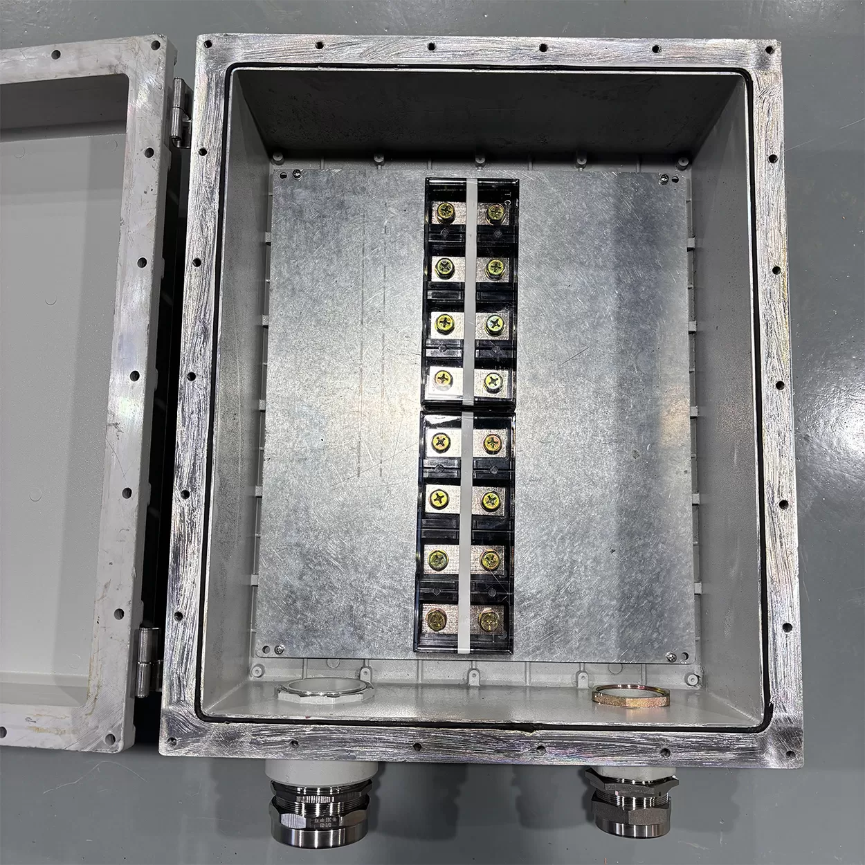 Explosion proof cabinet-4